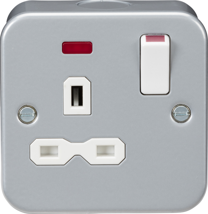 Knightsbridge MLA MR7000N Metal Clad 13A 1G DP switched socket with neon