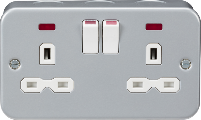 Knightsbridge MLA MR9000N Metal Clad 13A 2G DP switched socket with neon