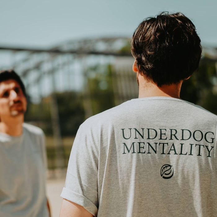 UNDERDOG MENTALITY | Natural Statement Tee | Light Grey